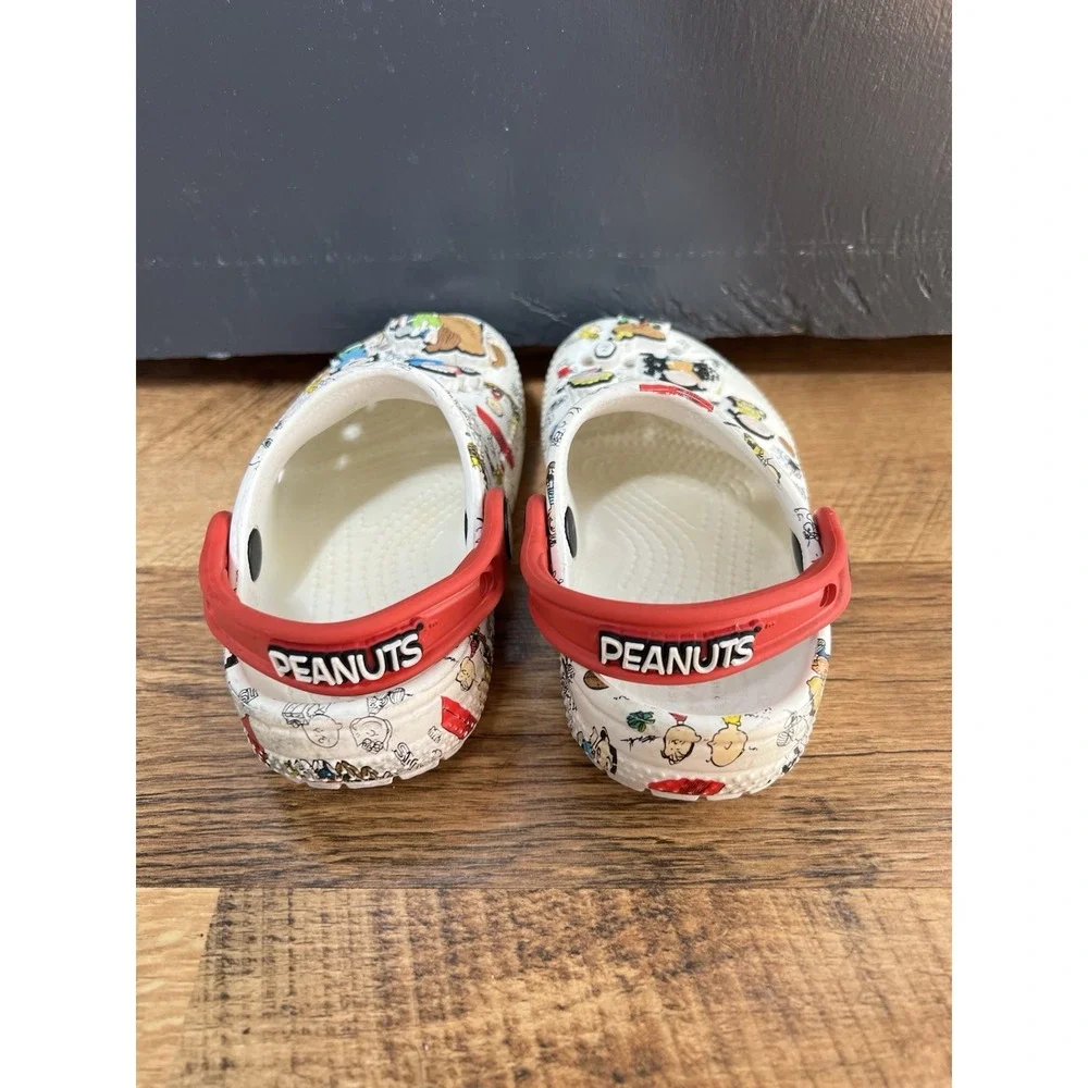 Crocs Peanuts Charlie Brown Snoopy Mules Sandals Unisex Child Sz 7